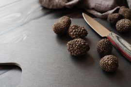 Trufa encima de la mesa