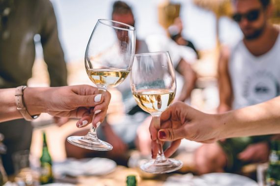 Vino y creadores de contenido