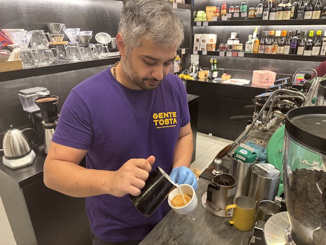 Forno Brisa en Bolonia, cafetería de especialidad con café 