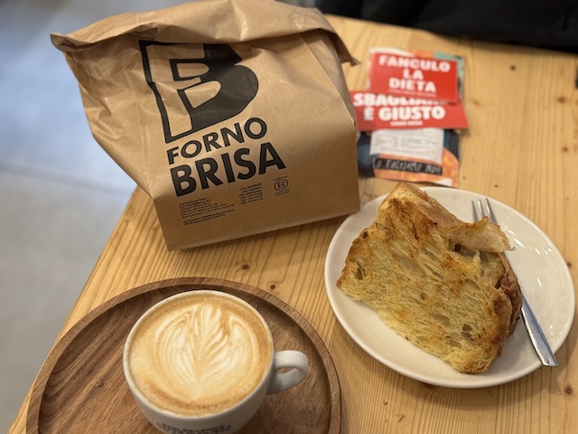 Forno Brisa en Bolonia, cafetería de especialidad con café y bollería artesanal