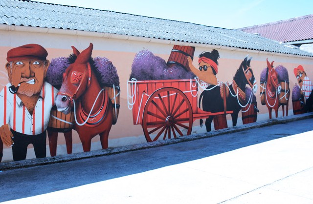 Mural del vino en bodega catalana