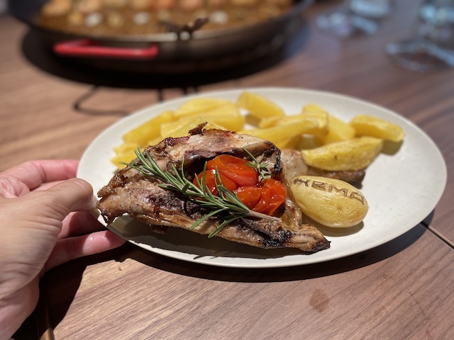 Pollo a la brasa con patatas