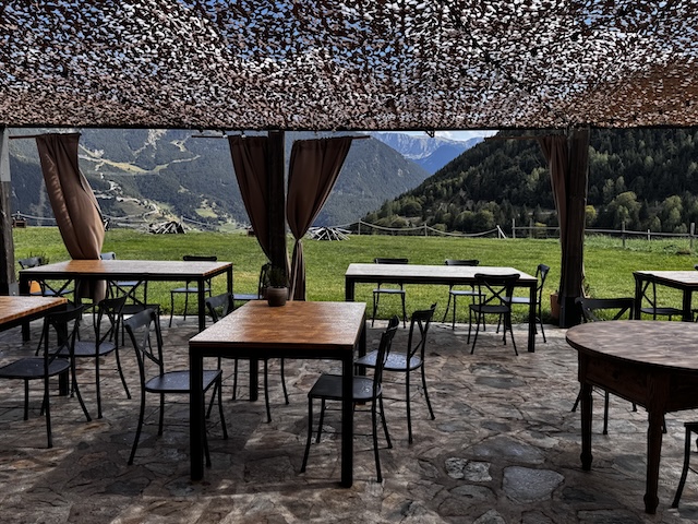 terraza exterior borda del pi en canillo
