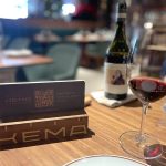 QR carta menú Kema Cambrils con copa de vino